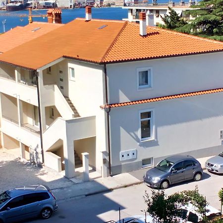 Holiday Apartment Dunja Pula Exterior photo