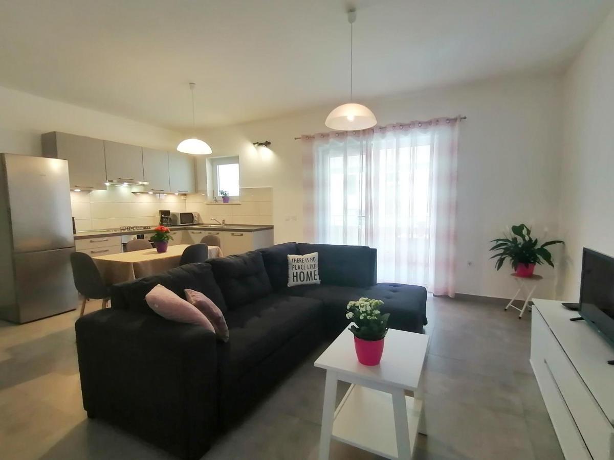 Holiday Apartment Dunja Pula Exterior photo
